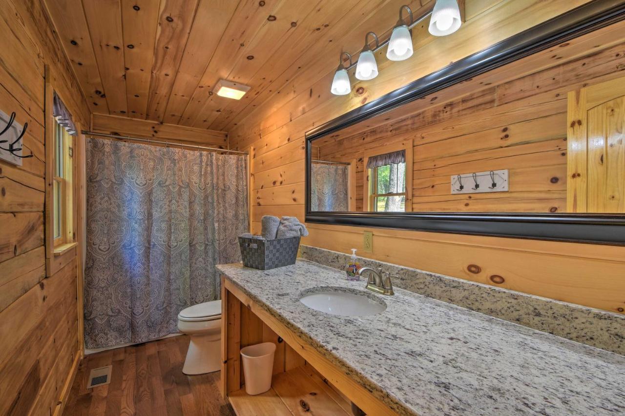 Murphy Cabin With Spacious Deck And Forest Views! Kültér fotó