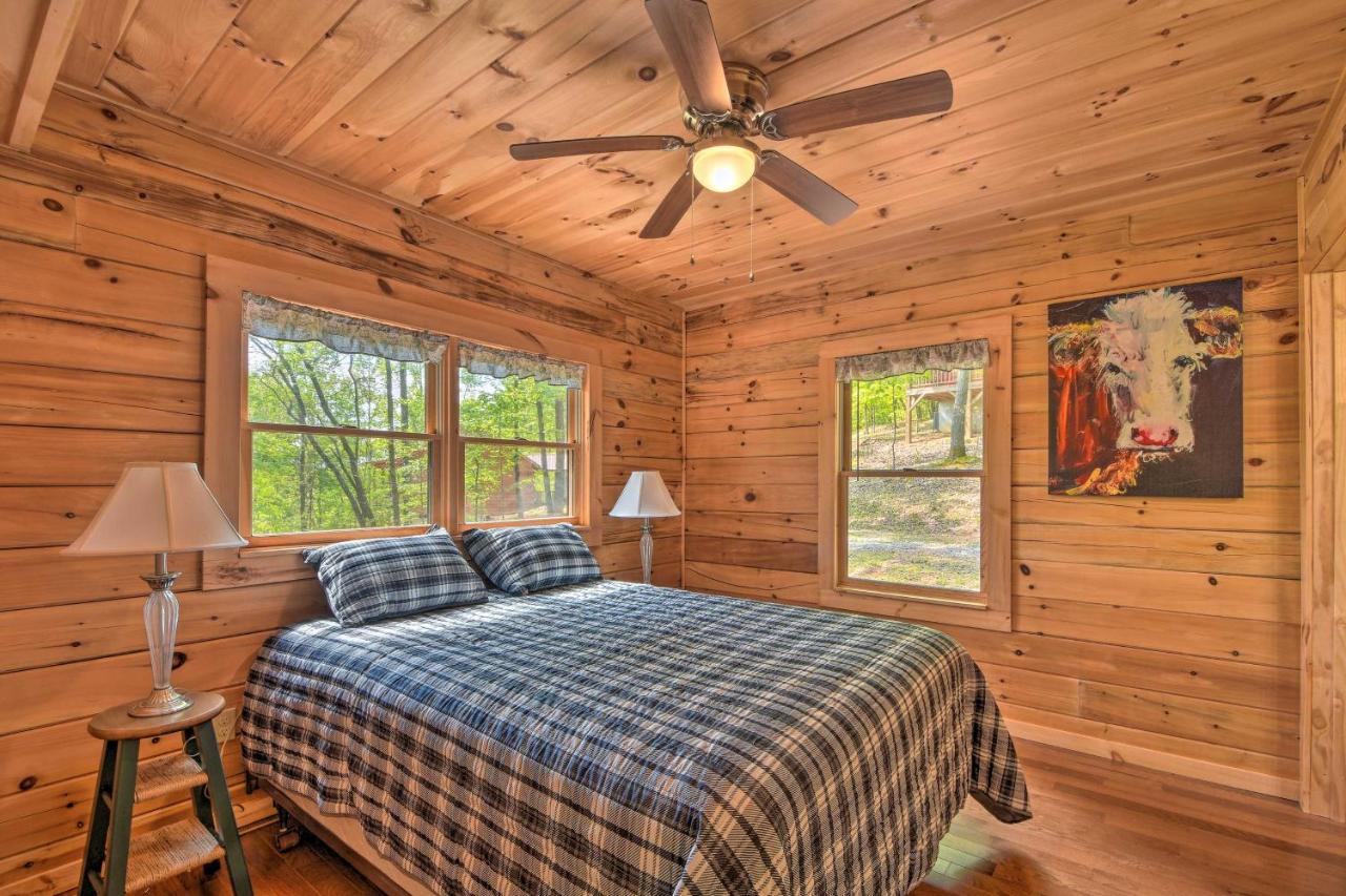 Murphy Cabin With Spacious Deck And Forest Views! Kültér fotó