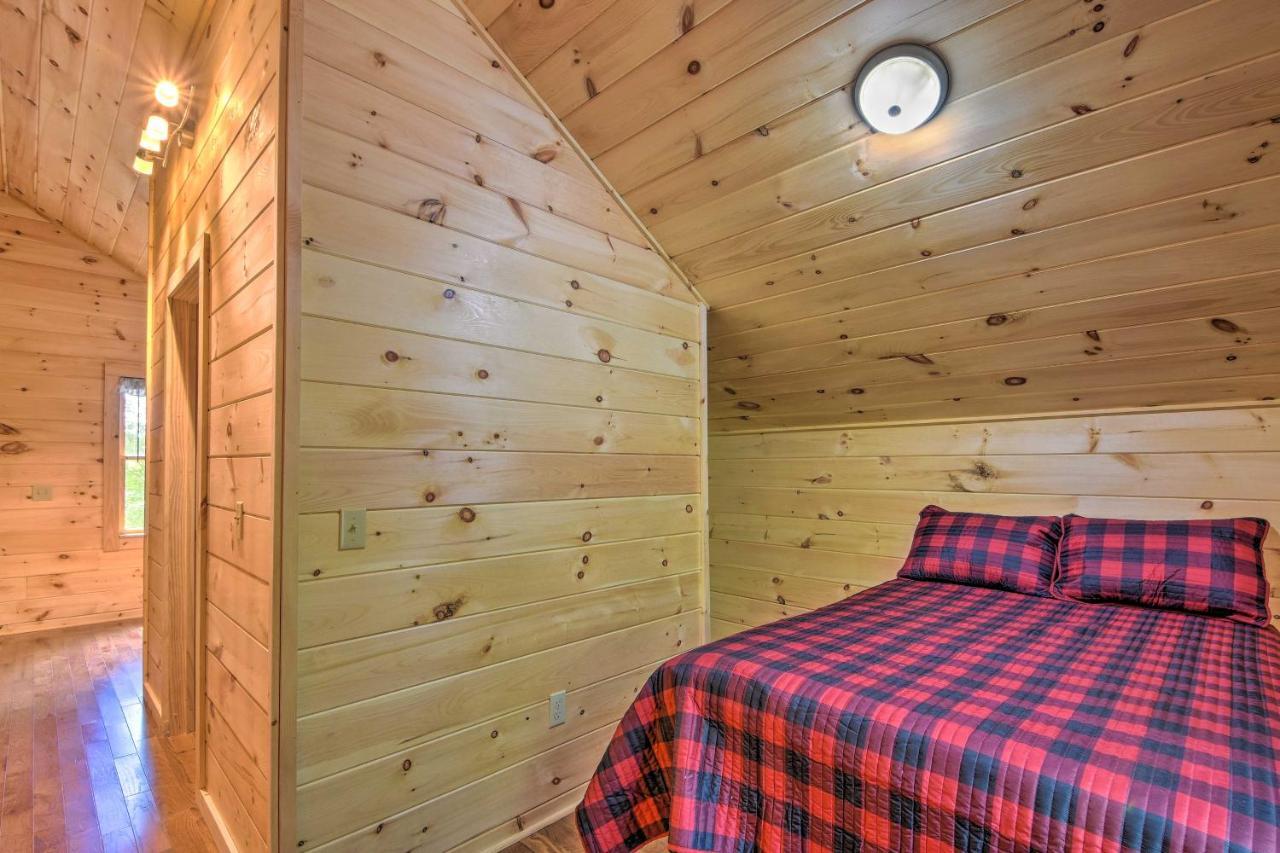 Murphy Cabin With Spacious Deck And Forest Views! Kültér fotó