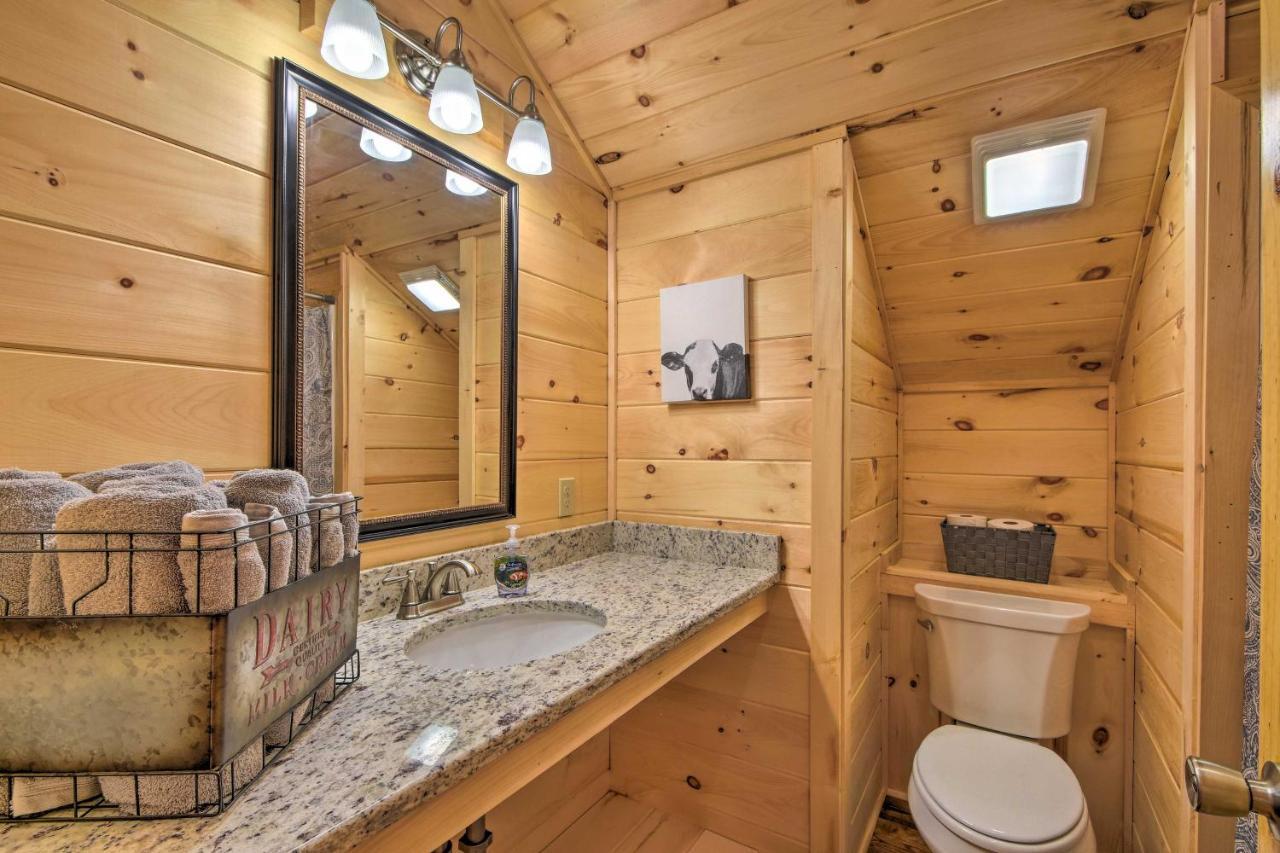 Murphy Cabin With Spacious Deck And Forest Views! Kültér fotó