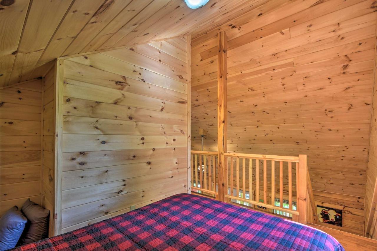 Murphy Cabin With Spacious Deck And Forest Views! Kültér fotó